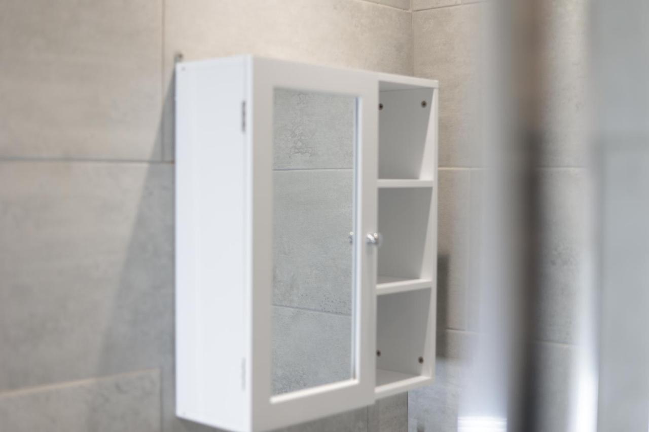 5 Bed Town House Within City Centre And Sleeps Up To 11 With Sky And Netflix Birmingham Buitenkant foto