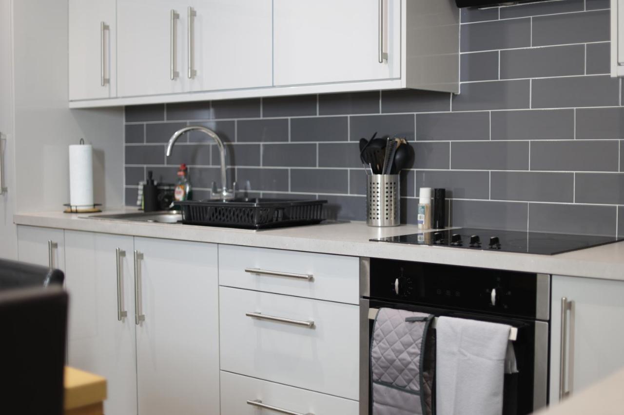 5 Bed Town House Within City Centre And Sleeps Up To 11 With Sky And Netflix Birmingham Buitenkant foto