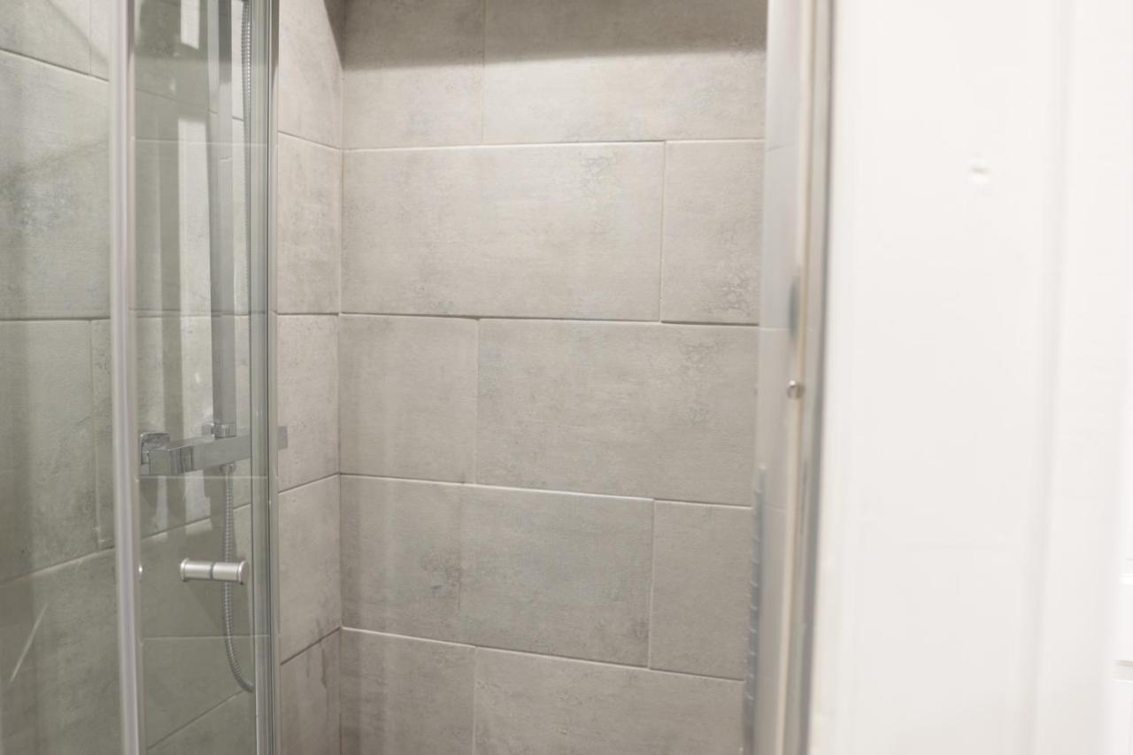 5 Bed Town House Within City Centre And Sleeps Up To 11 With Sky And Netflix Birmingham Buitenkant foto