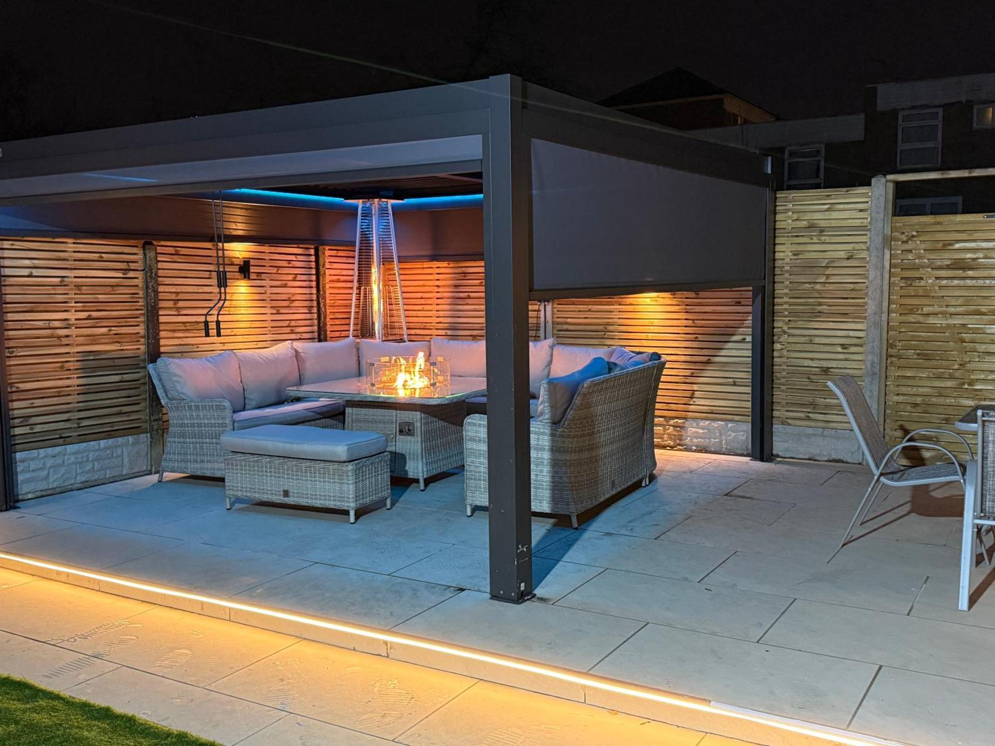 5 Bed Town House Within City Centre And Sleeps Up To 11 With Sky And Netflix Birmingham Buitenkant foto