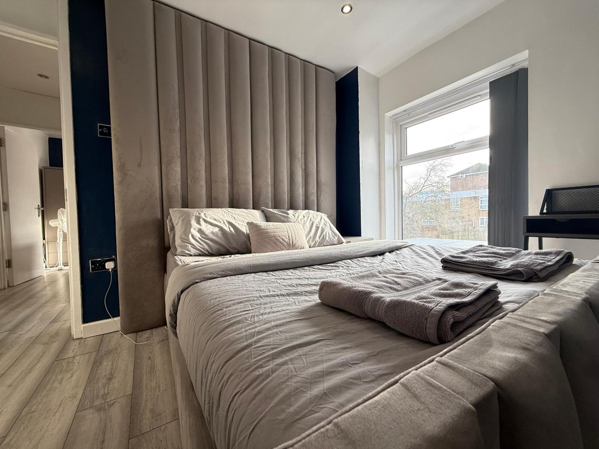 5 Bed Town House Within City Centre And Sleeps Up To 11 With Sky And Netflix Birmingham Buitenkant foto
