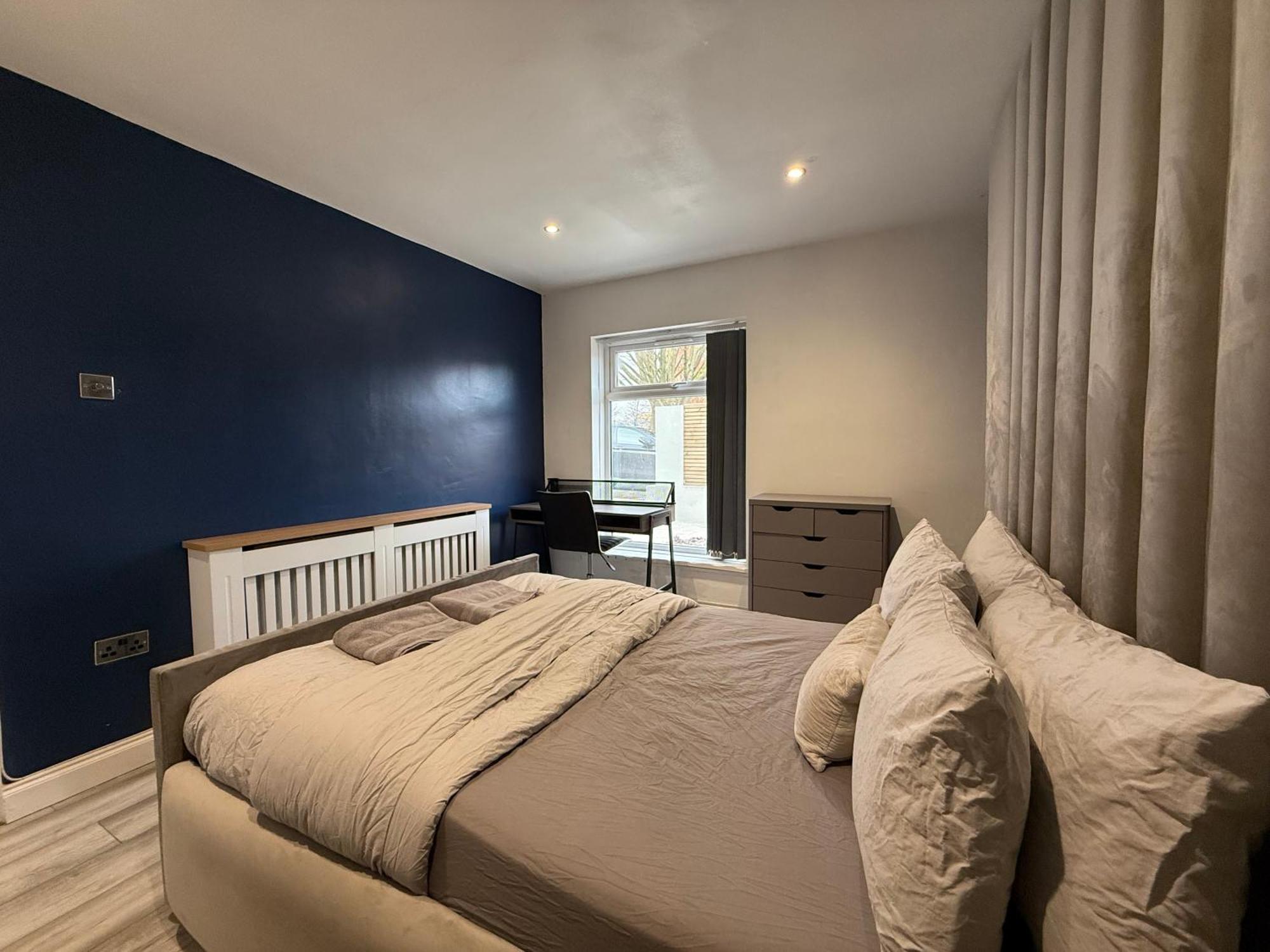 5 Bed Town House Within City Centre And Sleeps Up To 11 With Sky And Netflix Birmingham Buitenkant foto