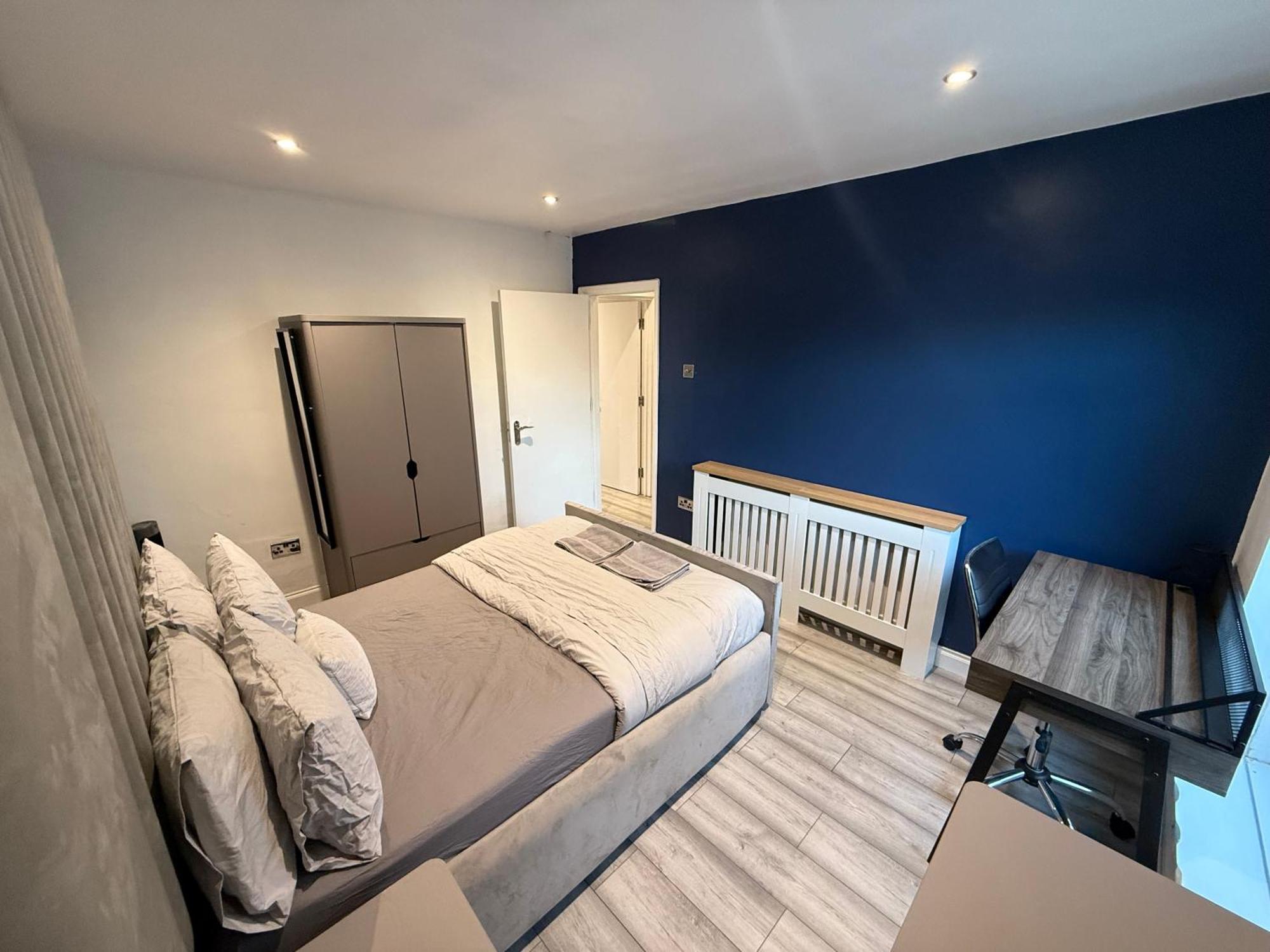 5 Bed Town House Within City Centre And Sleeps Up To 11 With Sky And Netflix Birmingham Buitenkant foto